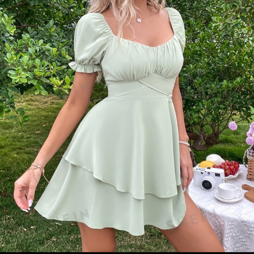 SHEIN Frenchy Sweetheart Neck Layered Hem Dress